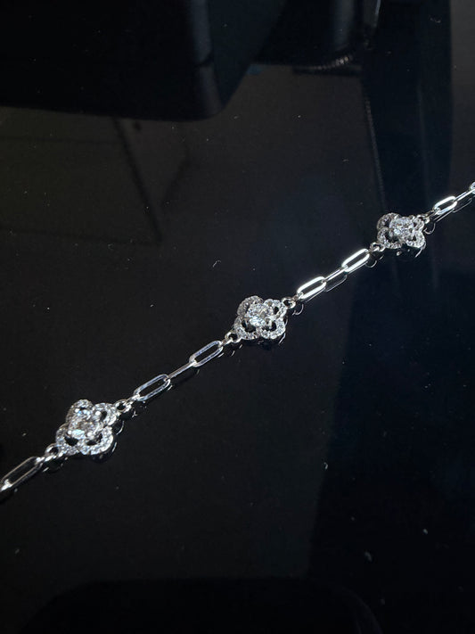 Gelati's Diamond Classic Clover Bracelet DVVS1 Lab Moissanite & 925 Sterling Silver & 14k Vermeil Gold