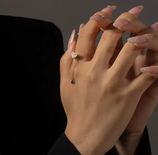 Gelati's Heart Link Ring in VVS1 Moissanite & solid 925 Silver & 18 Vermeil Gold Inserts