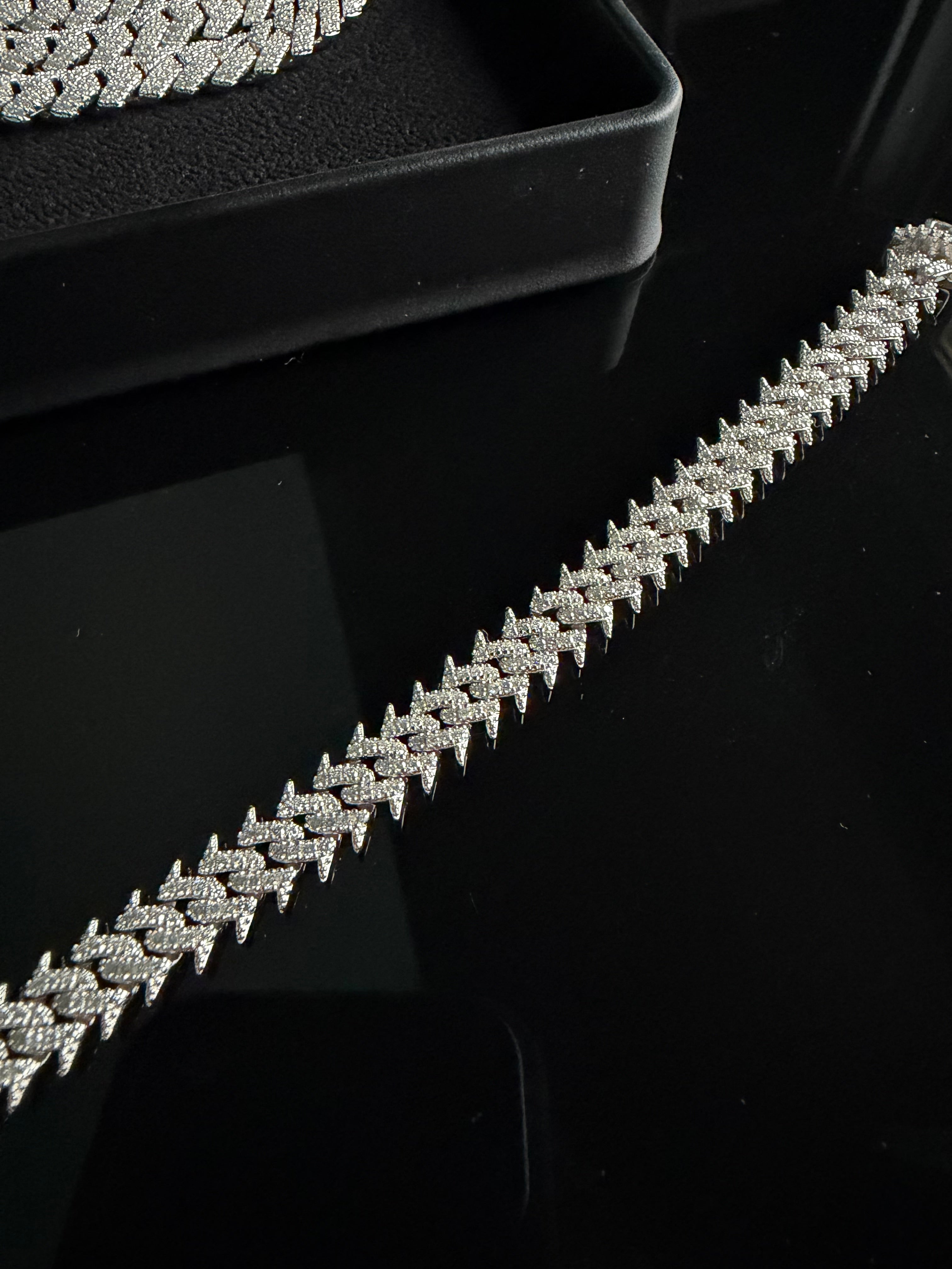 La Punizione Spiked Bracelet – FL-IF Moissanite, 925 Silver & 18K Vermeil