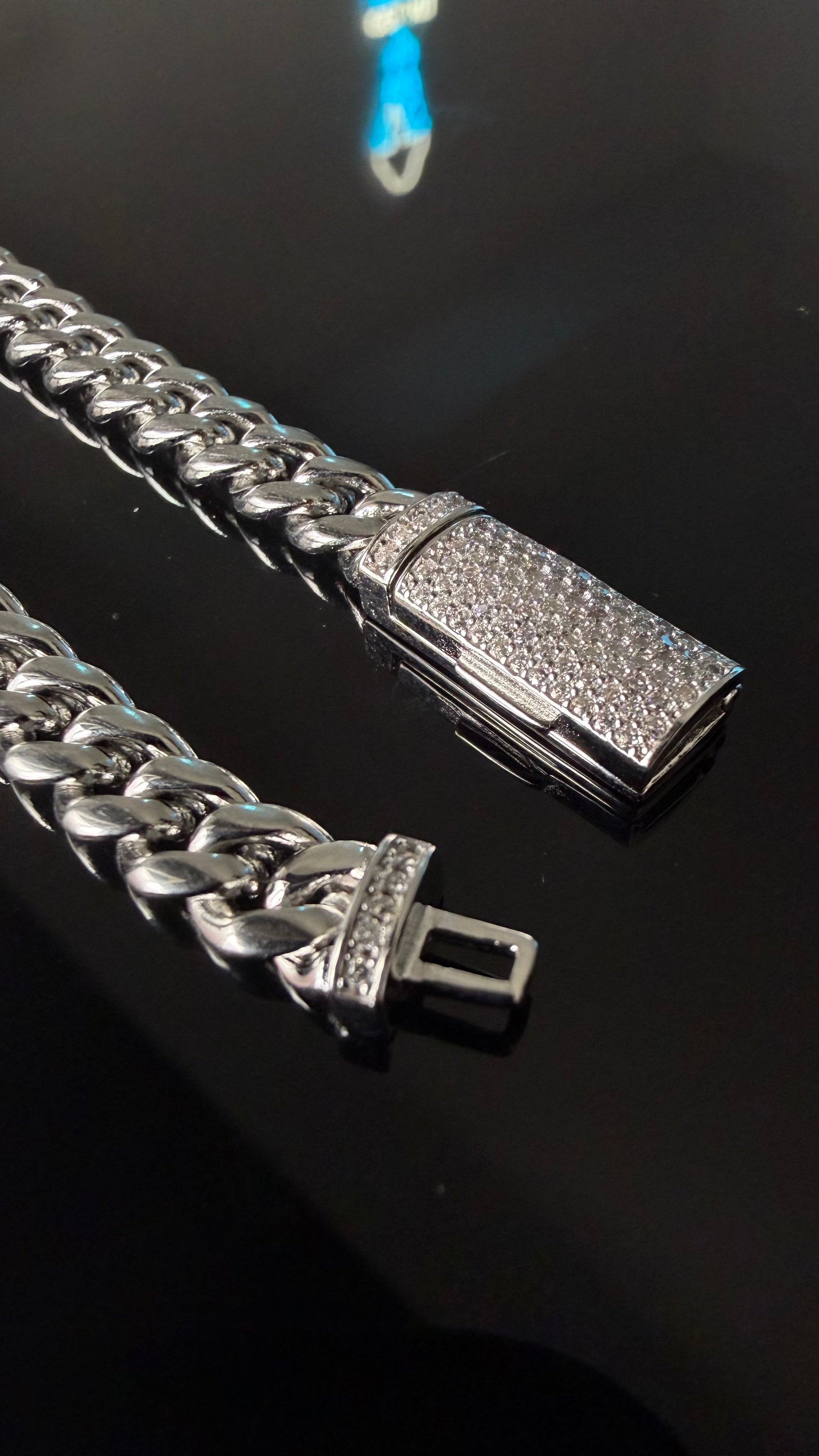Axiom Lock Cuban Bracelet – FL-IF Moissanite, Silver/Titanium & 18K Vermeil (7/8MM)