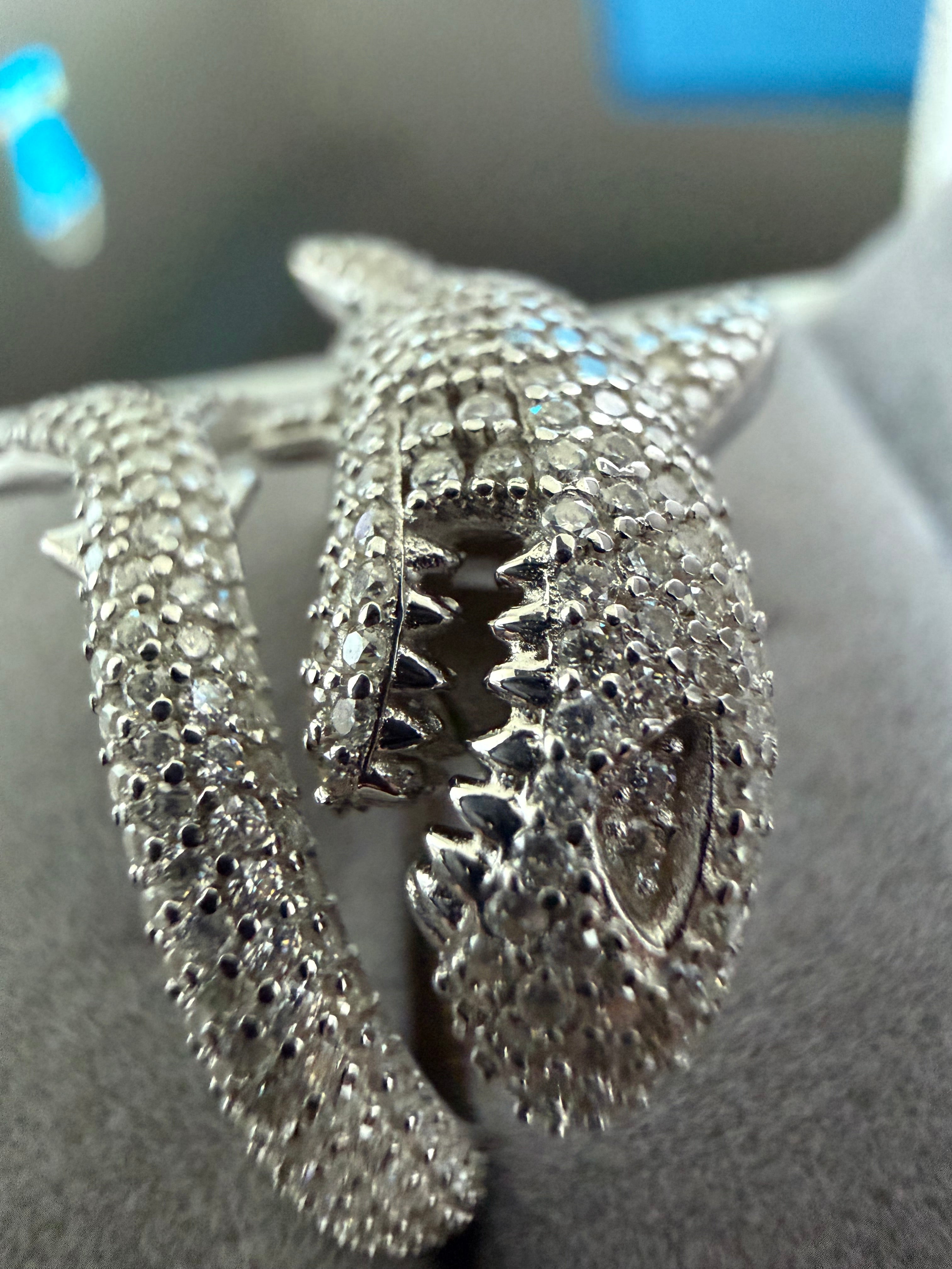 Gelati Limited | Apex Shark™ FL-IF Lab Moissanite Diamond Ring - 925 Silver & 18K Vermeil
