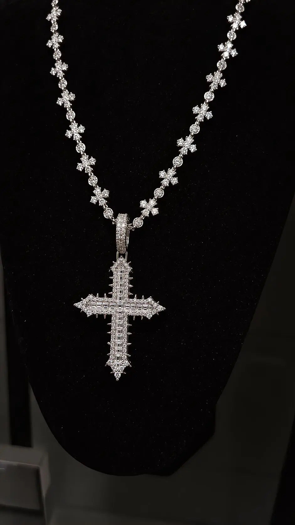 GELATI LIMITED | DEATHBRINGER SPIKED DIAMOND CROSS - FL-IF Lab Moissanite | 925 Sterling Silver | 18K Vermeil Gold
