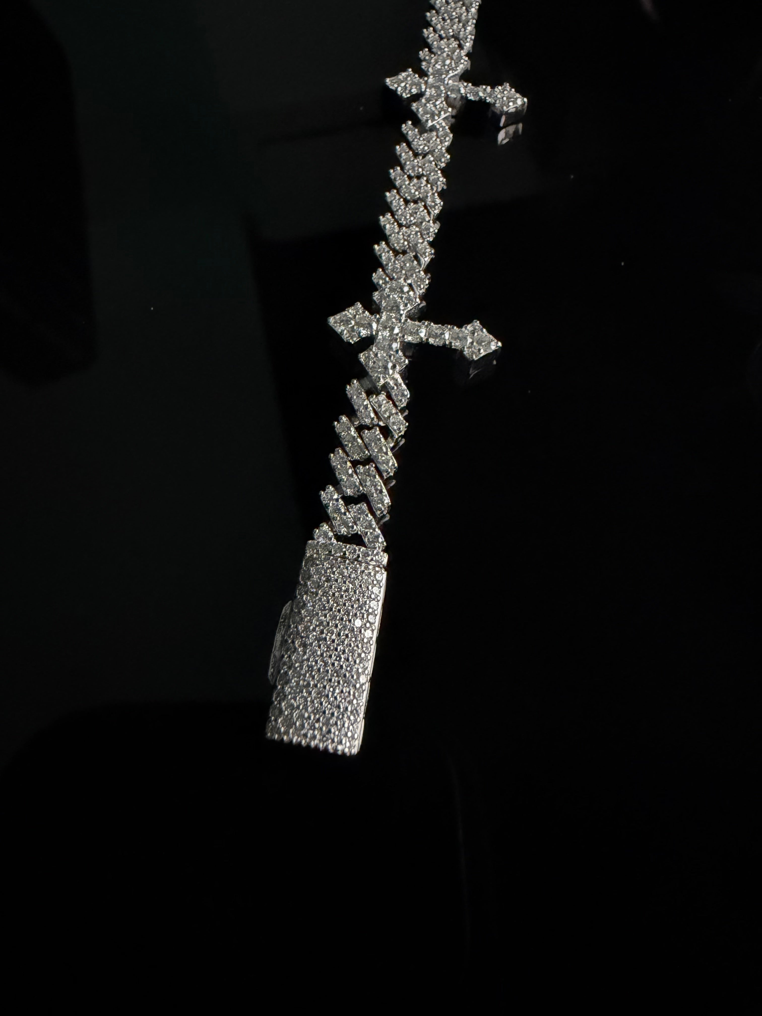 Sacrificio Cross Cuban Bracelet – FL-IF Moissanite, 925 Silver & 18K Vermeil