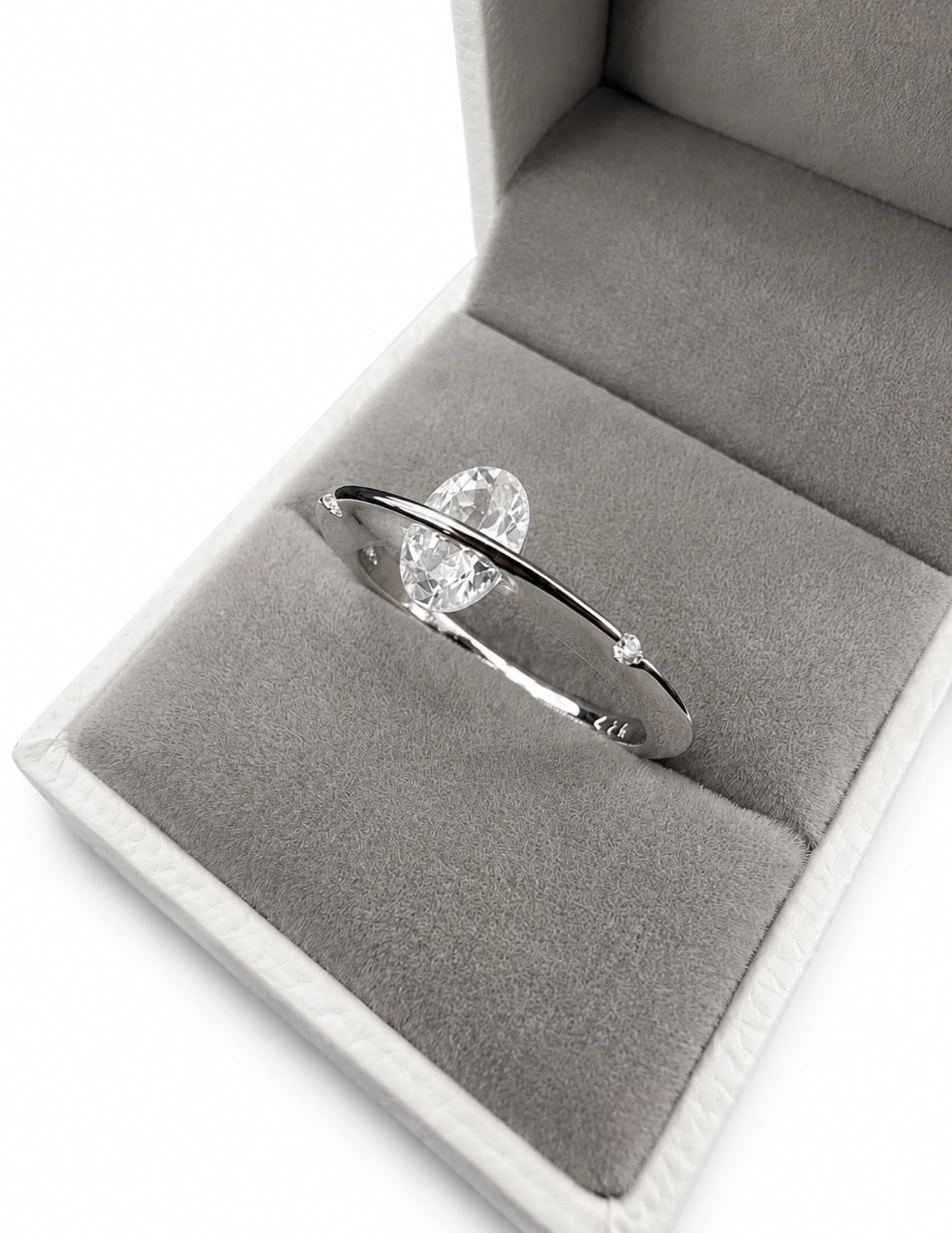 ORBITAL PEAR CUT RING – 925 SILVER, CARBON DIAMONDS & 18K VERMEIL