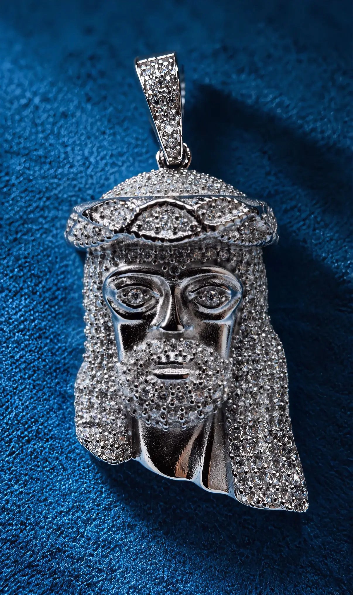 LIGHTBRINGER BUSSDOWN DIAMONS JESUS PIECE – FL–IF MOISSANITE | 925 SILVER |18K VERMEIL GOLD