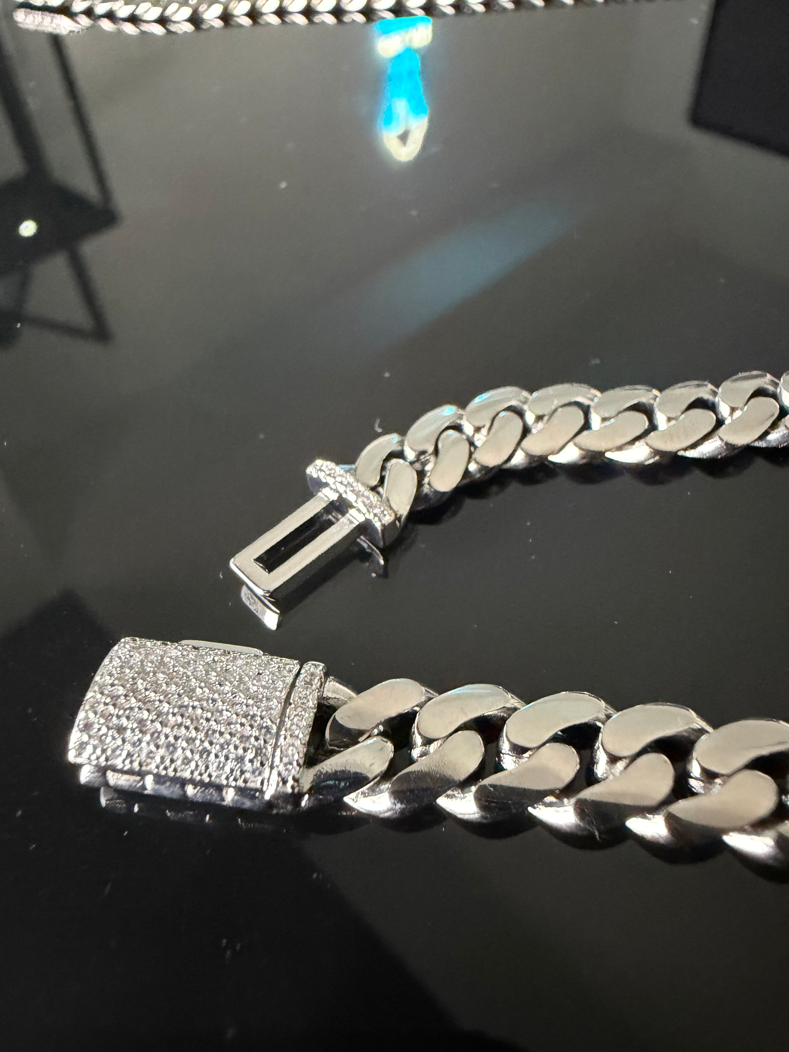 Gelati's Plain Signature DVVS1/CB Diamond Lock Ice Miami Curb Bracelet in Titanium Steel & 18 K Vermeil Gold Inserts