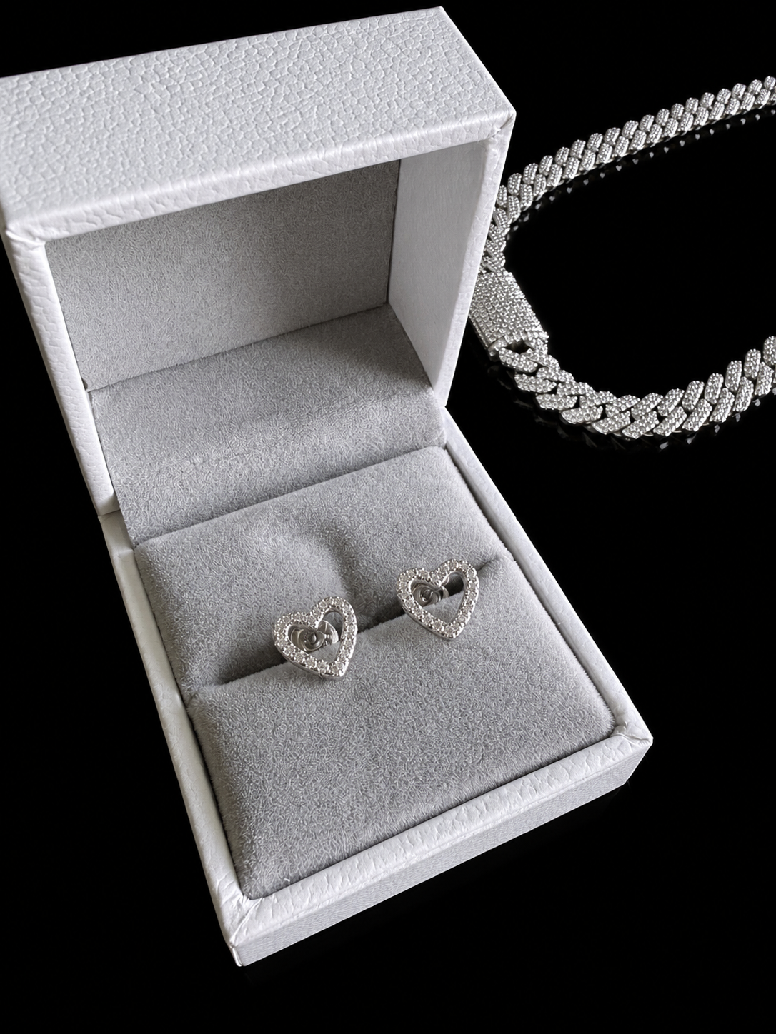 Gelati Halo Hollow Heart Earrings – FL/IF Lab Moissanite | 925 Silver & 18k Vermeil Gold