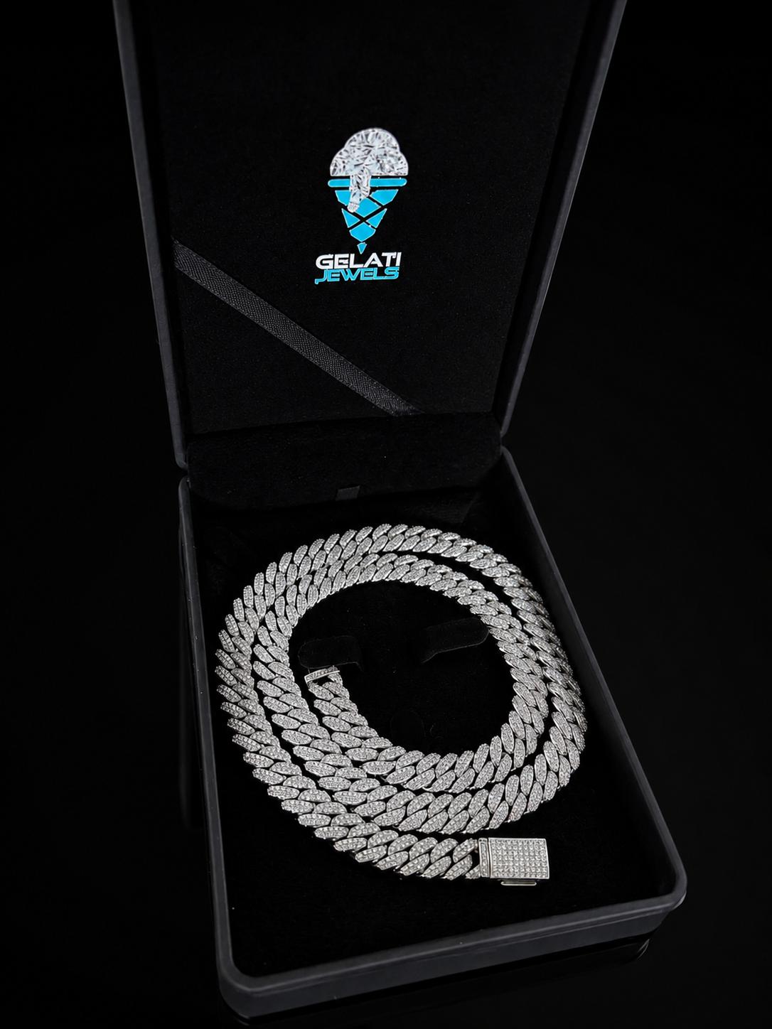 Gelati Raised Pointer Cuban Necklace – CB/DVVS1 Moissanite, Titanium & 18K Vermeil (10MM)