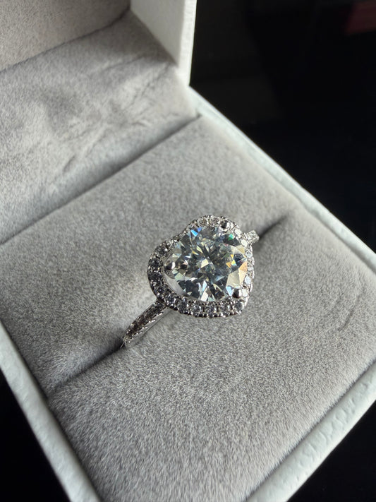 Gelati' Diamond Heart "Amore" Ring in 925 Sterling Silver & VVS1 D -color Lab Moissanite Diamonds