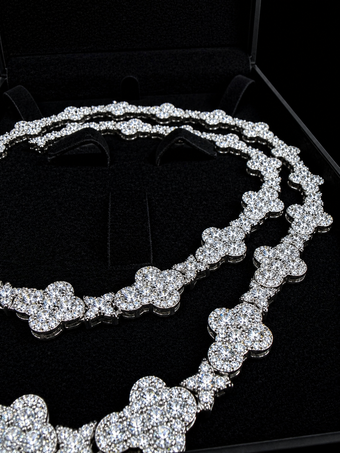 Speciale Star Cross Link Necklace – 20CTW FL-IF Moissanite, 925 Silver & 18K White Vermeil