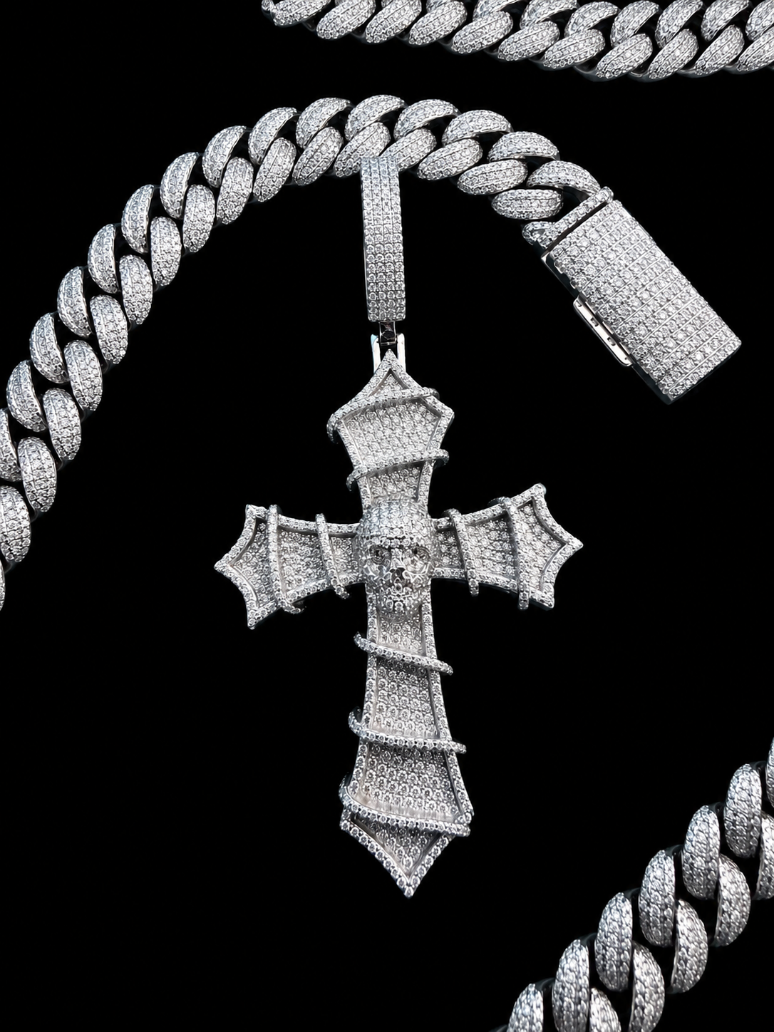 Gelati Limited | Diamond Demon Cross Pendant — FL/IF Lab Grown Moissanite & 18K Vermeil 925 Silver