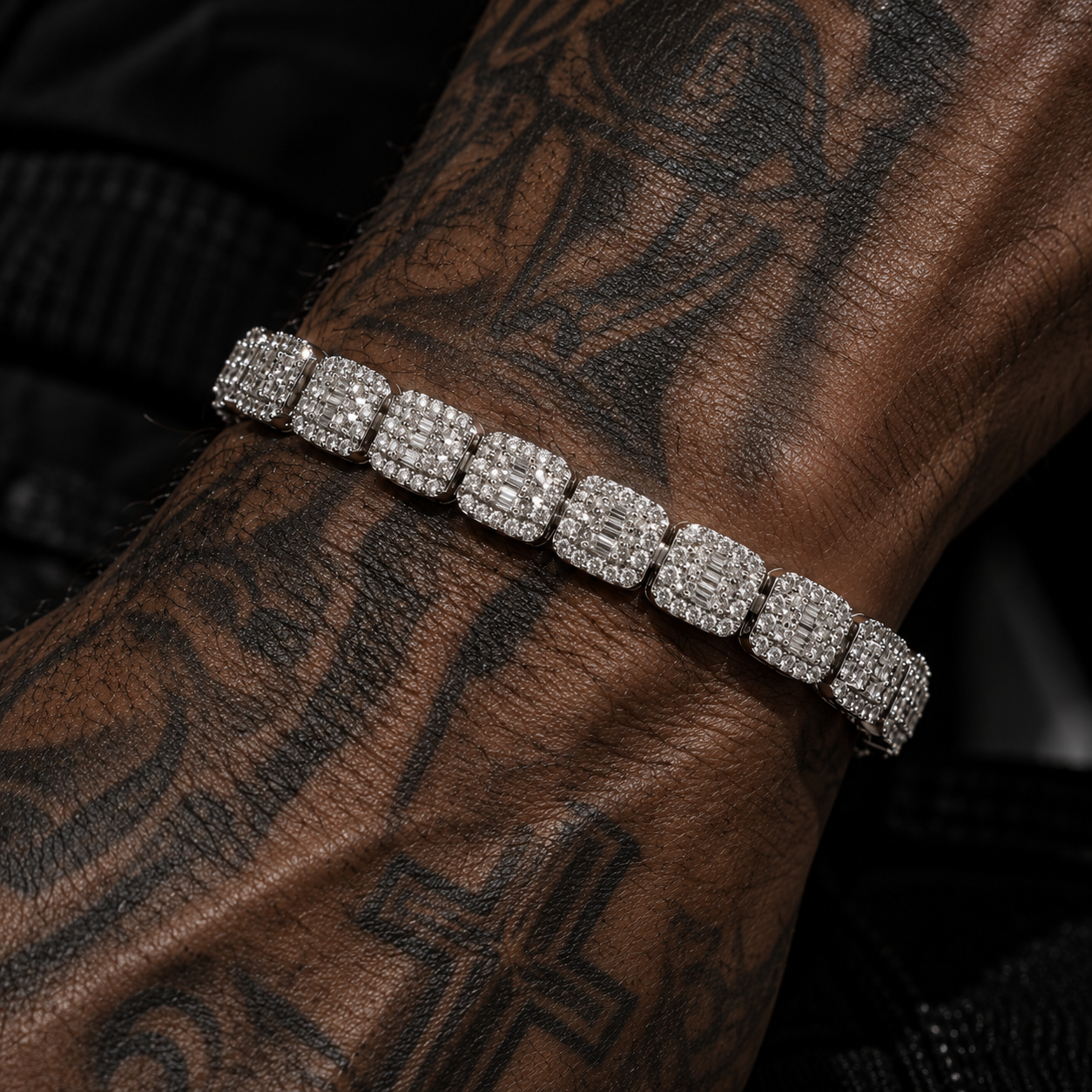 GELATI | BAGUETTE HALO DIAMOND BRACELET — 925 SILVER & 18K VERMEIL GOLD — FL-IF Lab Moissanite
