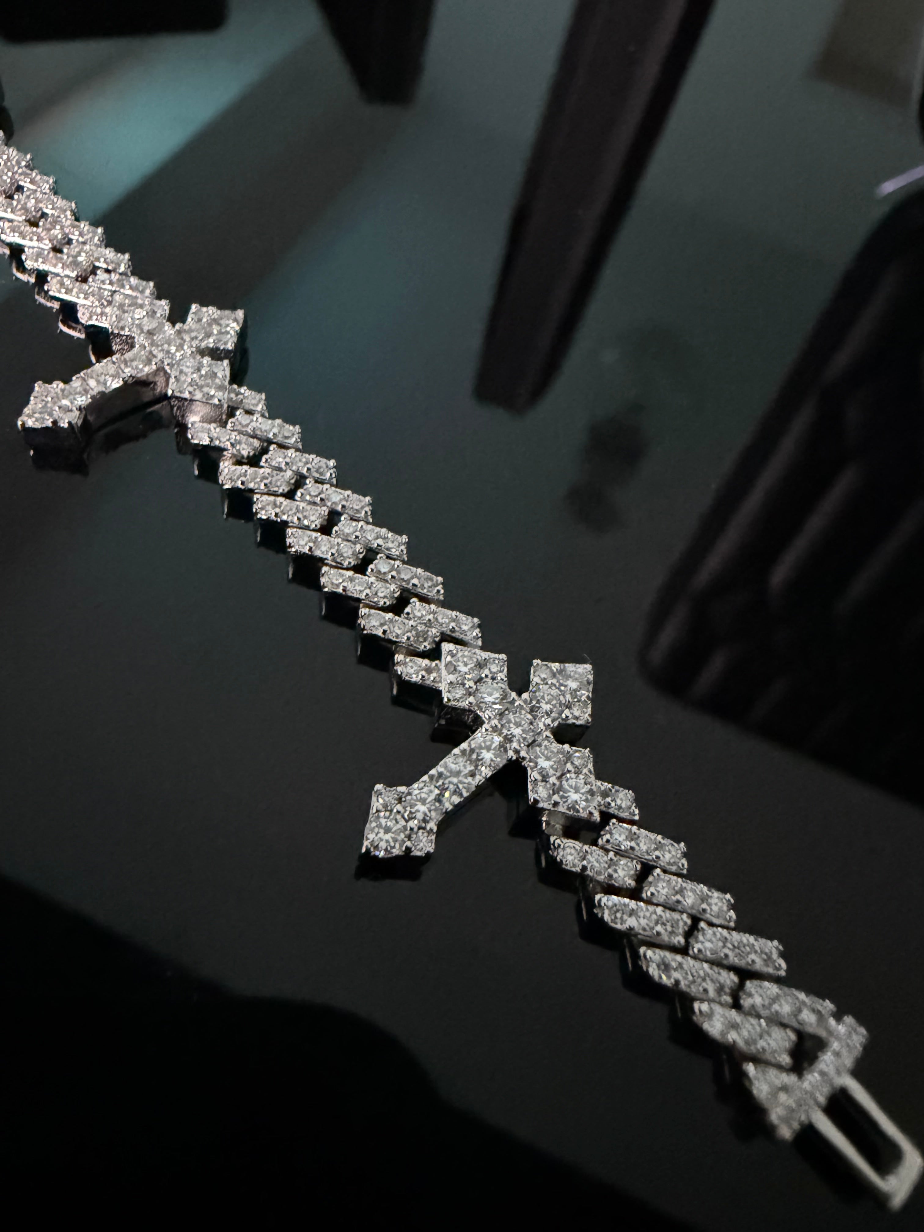 Sacrificio Cross Cuban Bracelet – FL-IF Moissanite, 925 Silver & 18K Vermeil