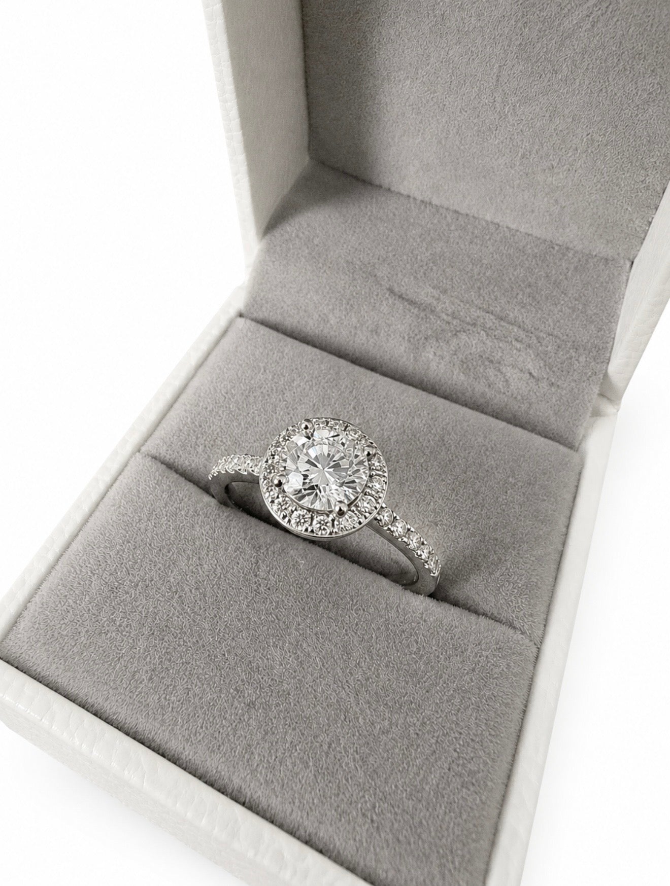 HALO ORBIT PRINCESS RING – 3EX DVVS1 MOISSANITE, 925 SILVER & 18K VERMEIL