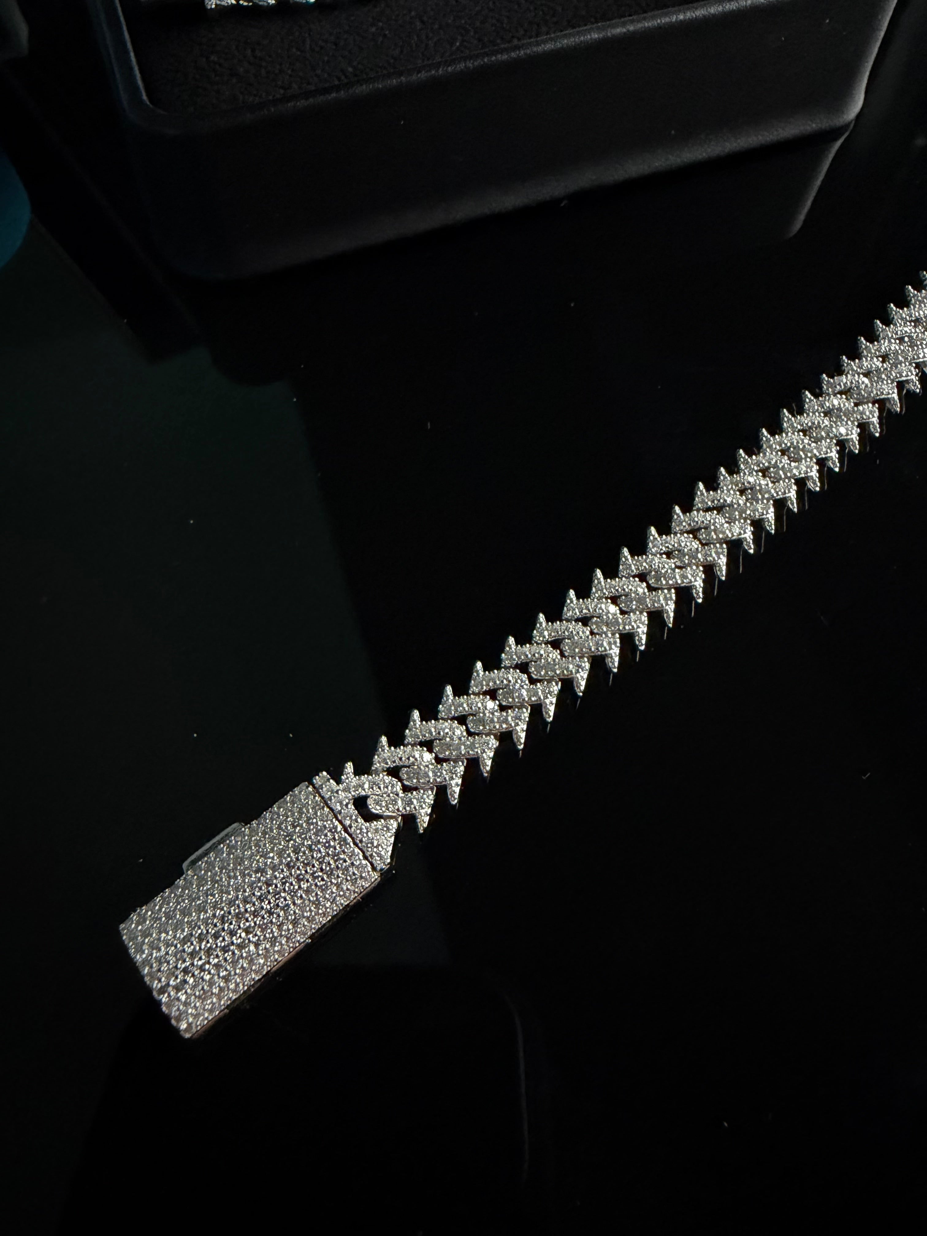 La Punizione Spiked Bracelet – FL-IF Moissanite, 925 Silver & 18K Vermeil
