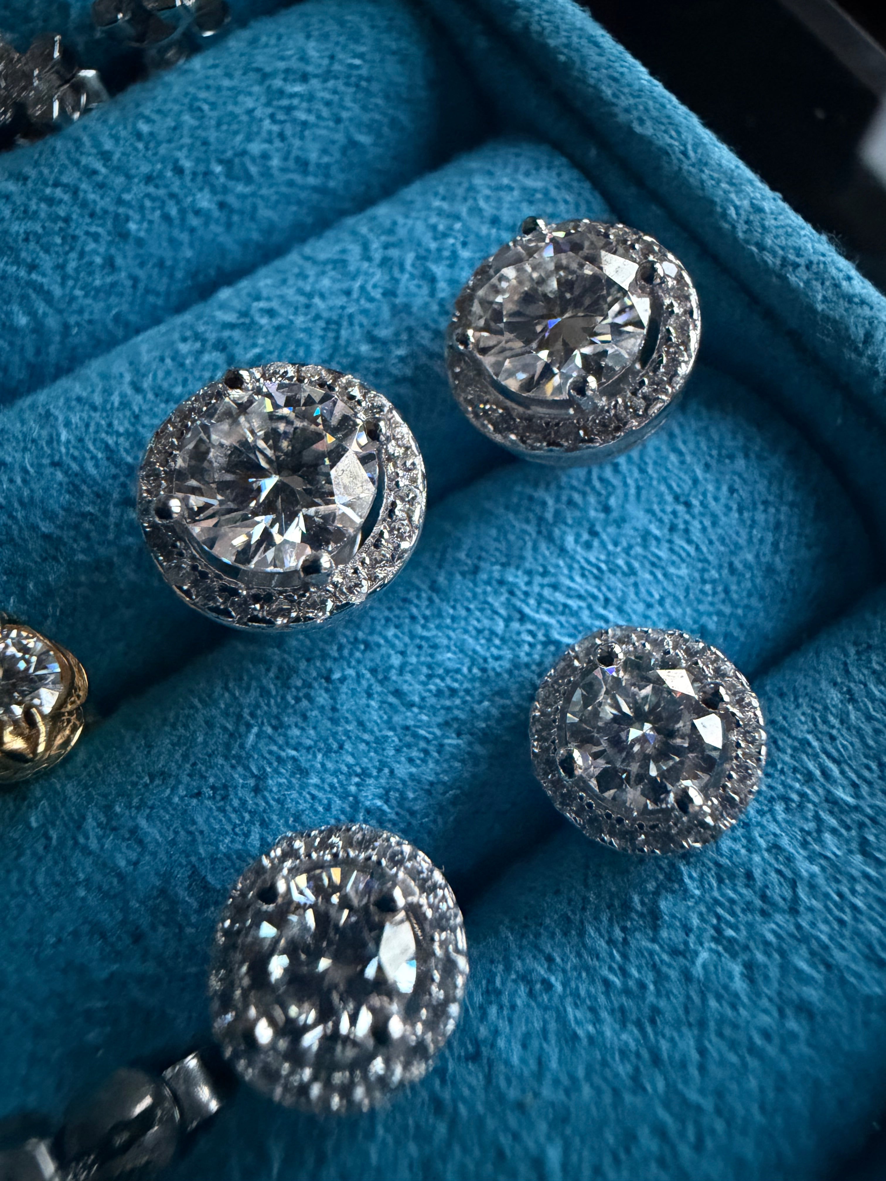 GELATI’S GLACIAL HALO DVVS1 / FL-IF SOLITAIRE CUT DIAMOND EARRINGS IN 925 STERLING SILVER & 18K VERMEIL GOLD