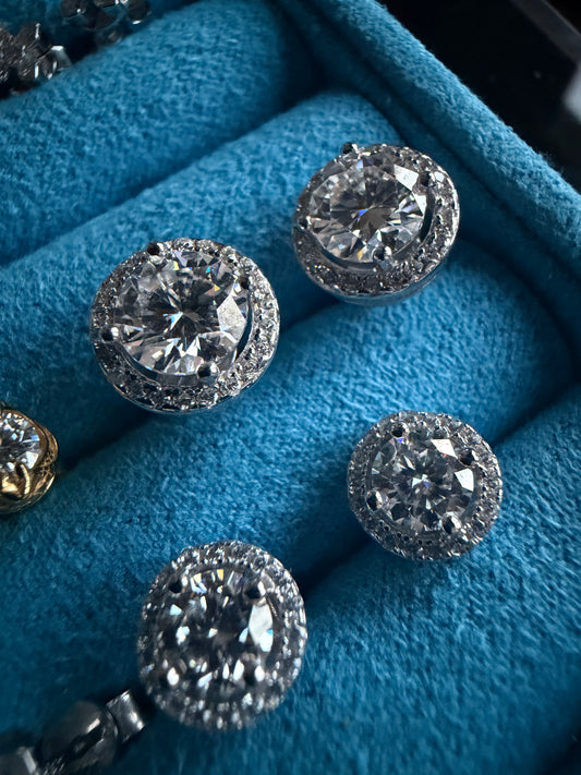 Gelati's Glacial Halo DVVS1 / FL-IF Solitaire Cut Diamond Earrings in 925 Sterling Silver & 18k Vermeil Gold