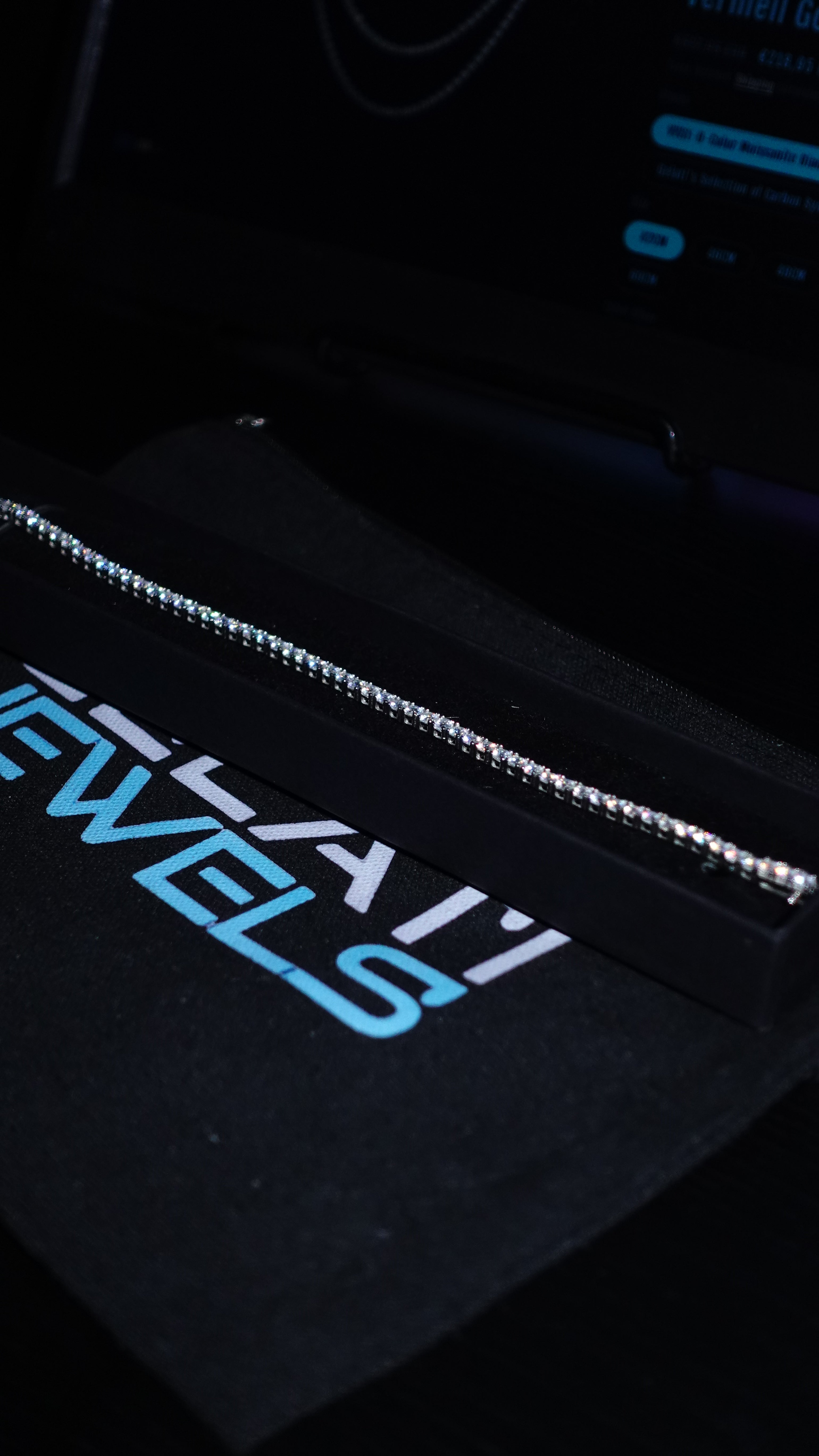 Gelati's Bespoke VVS1/CB 8CT Diamond 