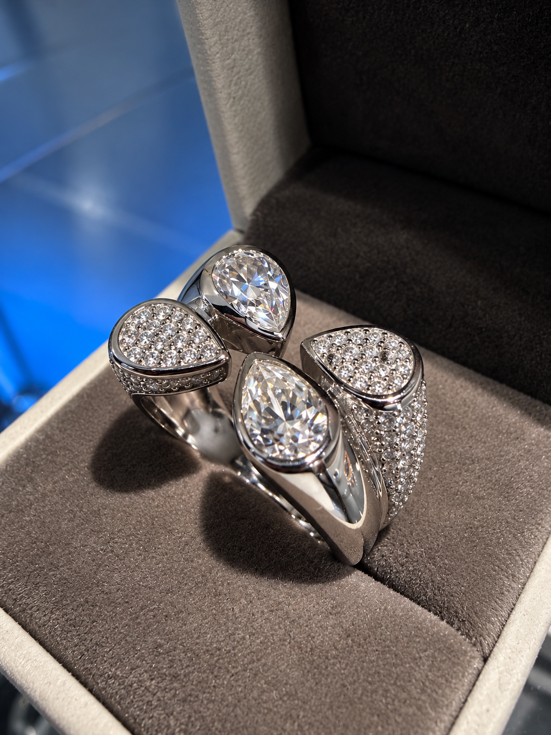 GELATI IL QUARTO DIAMANTE PEAR CUT RING | FL-IF LAB MOISSANITE | 925 SOLID STERLING SILVER | 18k White Vermeil Gold