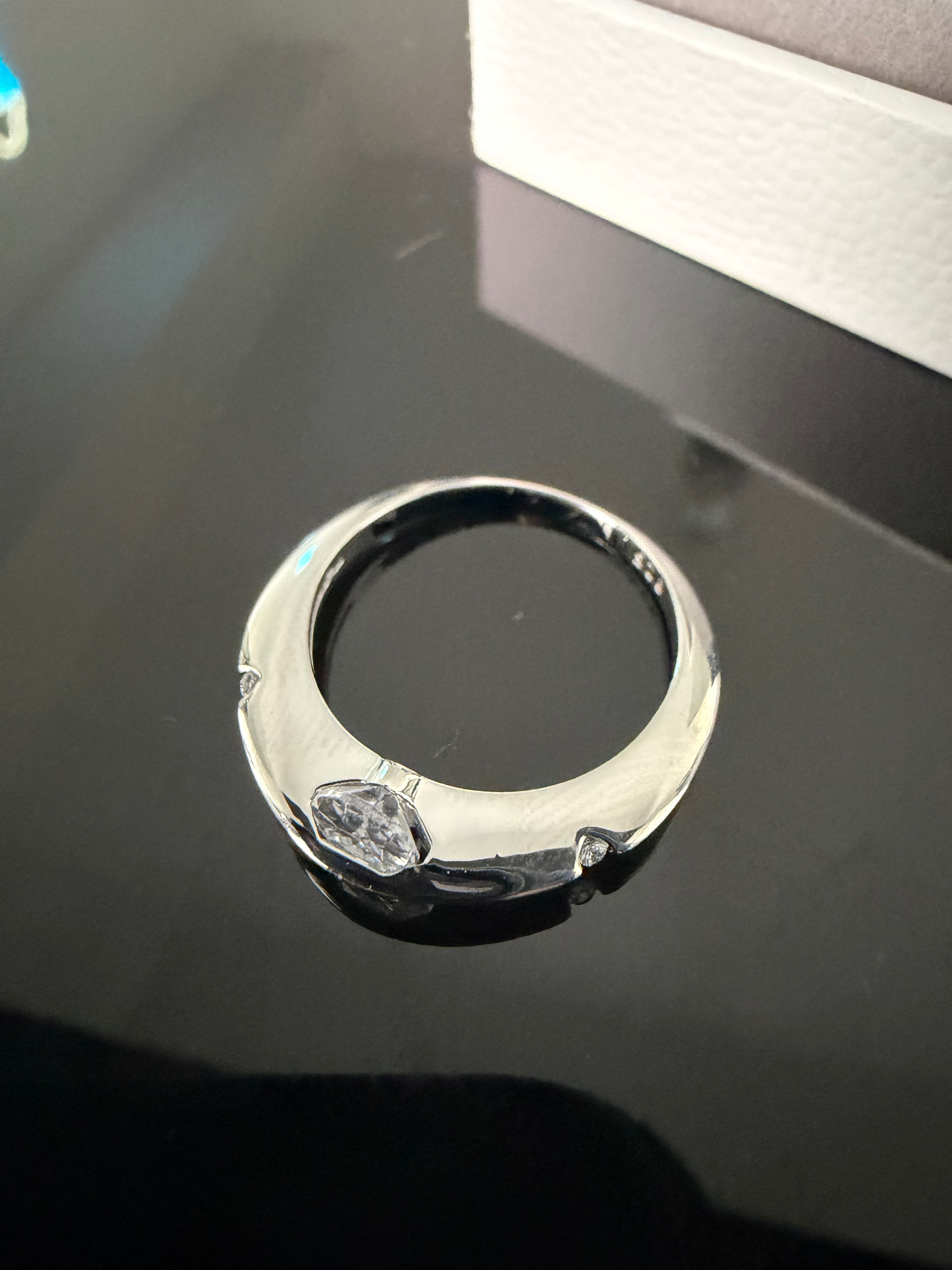 Orbital Pear Cut Ring – 925 Silver, Carbon Diamonds & 18K Vermeil