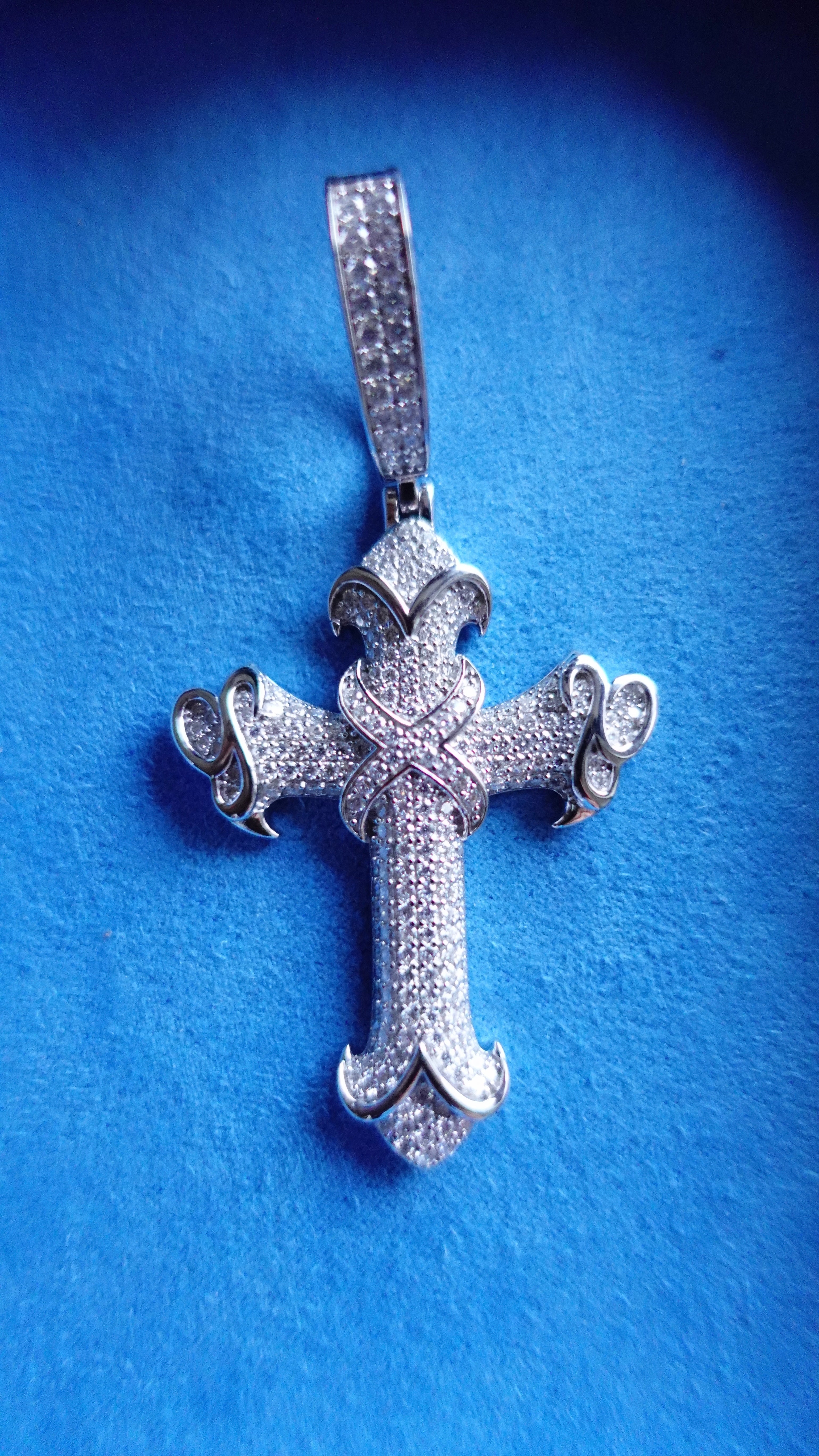 Gelati's Bespoke Inifinity Baroque FL -IF Lab Moissanite Diamond Cross Pendant in Solid 925 Sterling Silver & 18k Vermeil White Gold Inlay + Free Silver Rope Chain Included