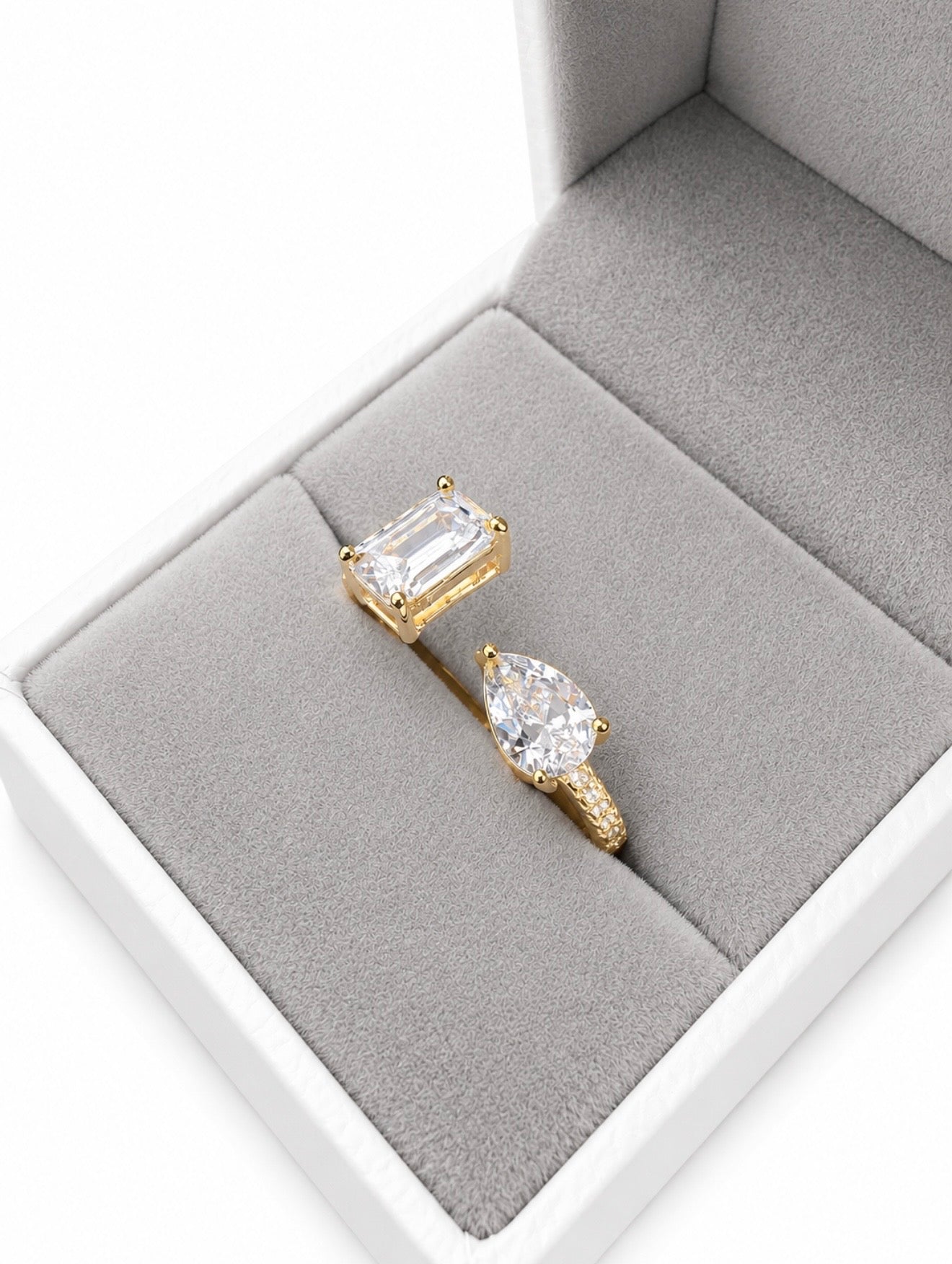 L’AMORE ETERNITY RING – 1CTW DVVS1 PEAR & BAGUETTE CUT, 925 SILVER & 18K VERMEIL GOLD