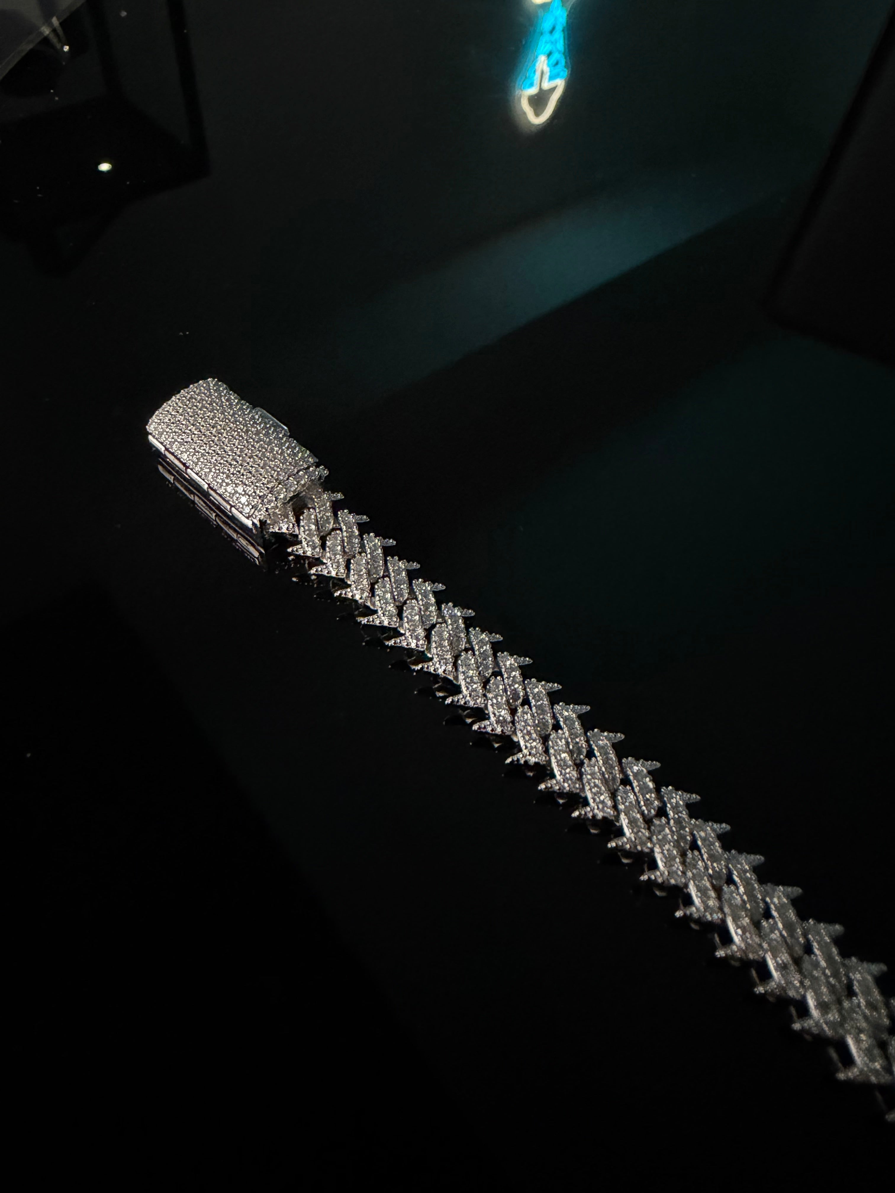 La Punizione Spiked Bracelet – FL-IF Moissanite, 925 Silver & 18K Vermeil