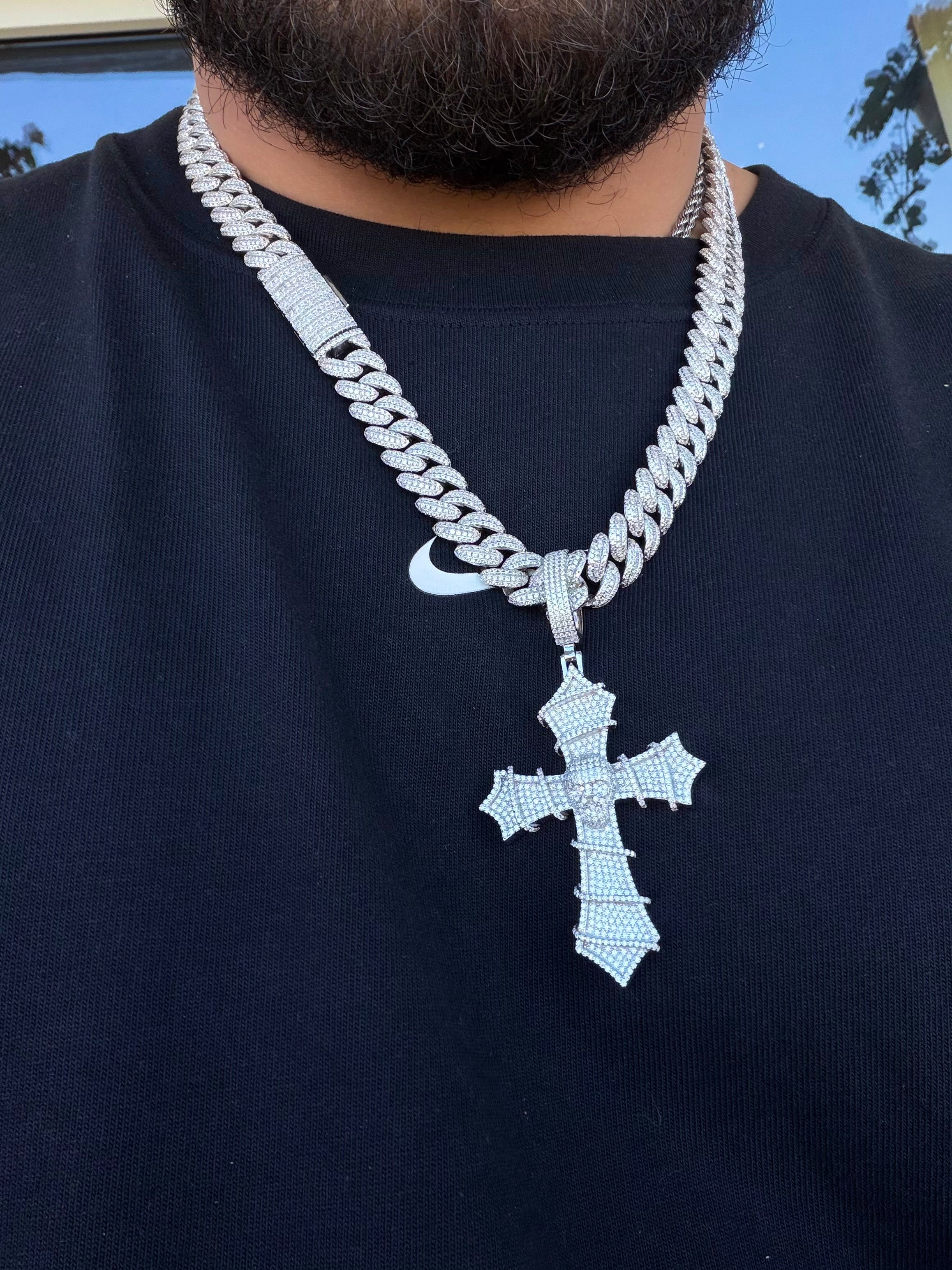 GELATI LIMITED | DIAMOND DEMON CROSS PENDANT – FL–IF LAB GROWN MOISSANITE & 18K VERMEIL 925 SILVER