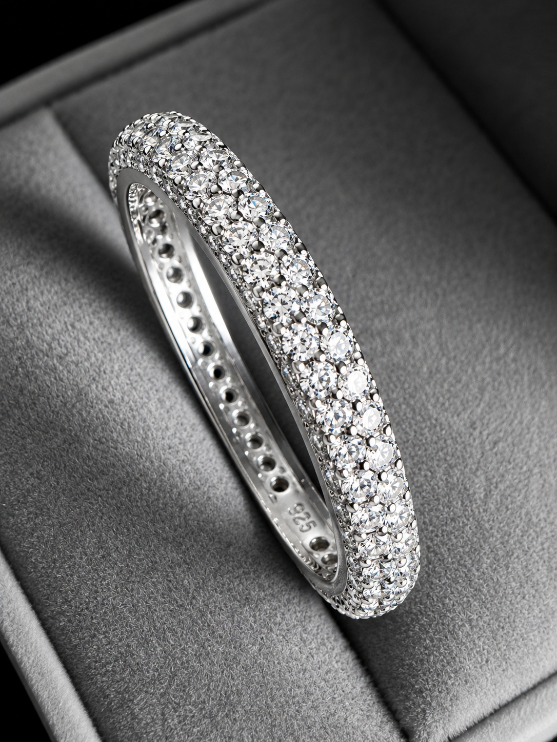 Two-Row DVVS1/CB Moissanit Diamond Eternity Ring in 925 Sterling Silver & 18k Vermeil Gold
