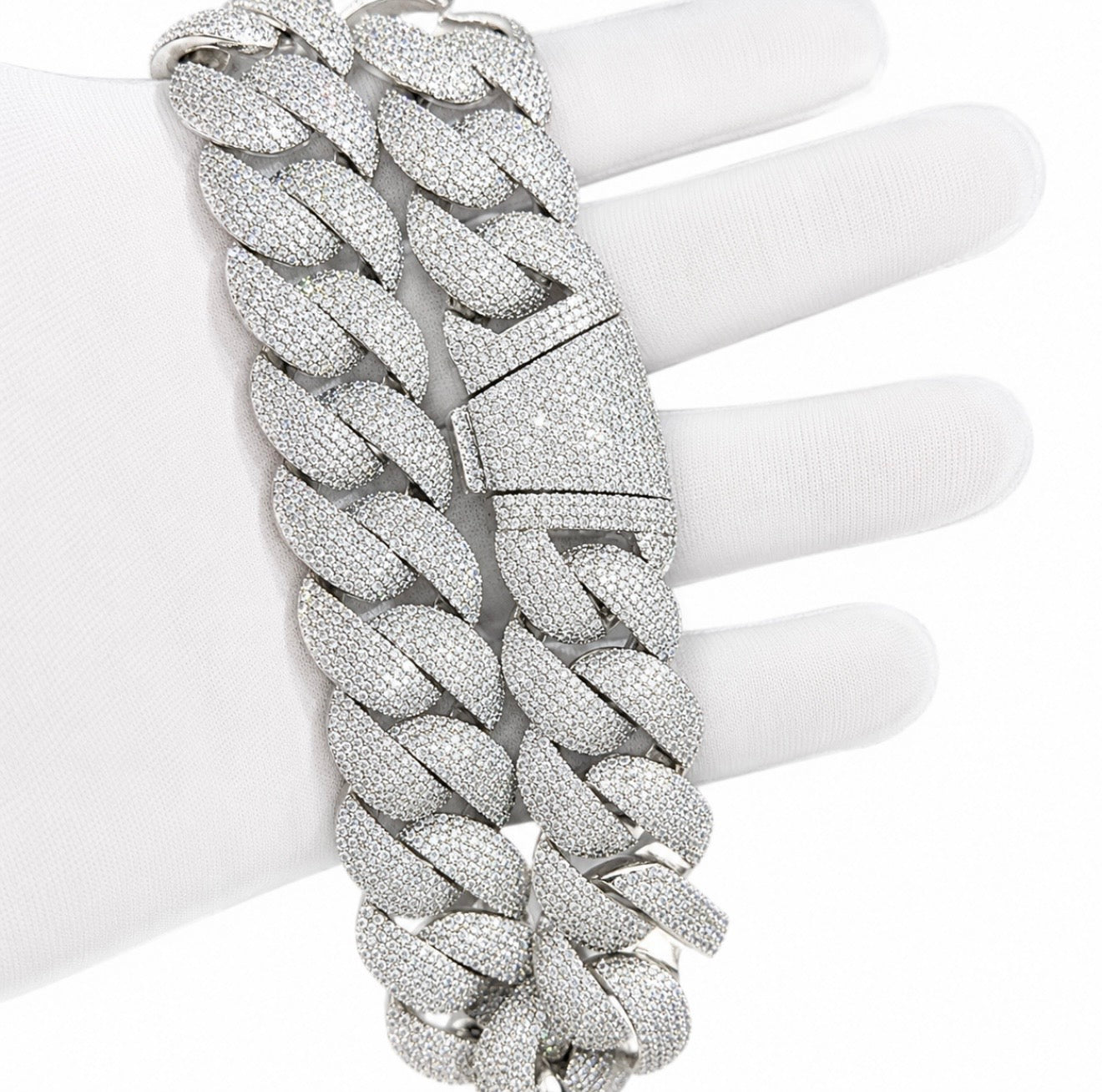 Gelati™ Glacier Cuban Link Chain – CB/DVVS1 Moissanite™ | 18K White Vermeil|Custom Lock