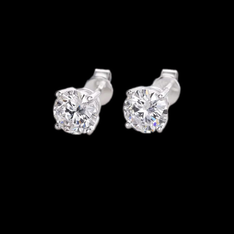 Gelati's VVS1 Moissanite Diamond 